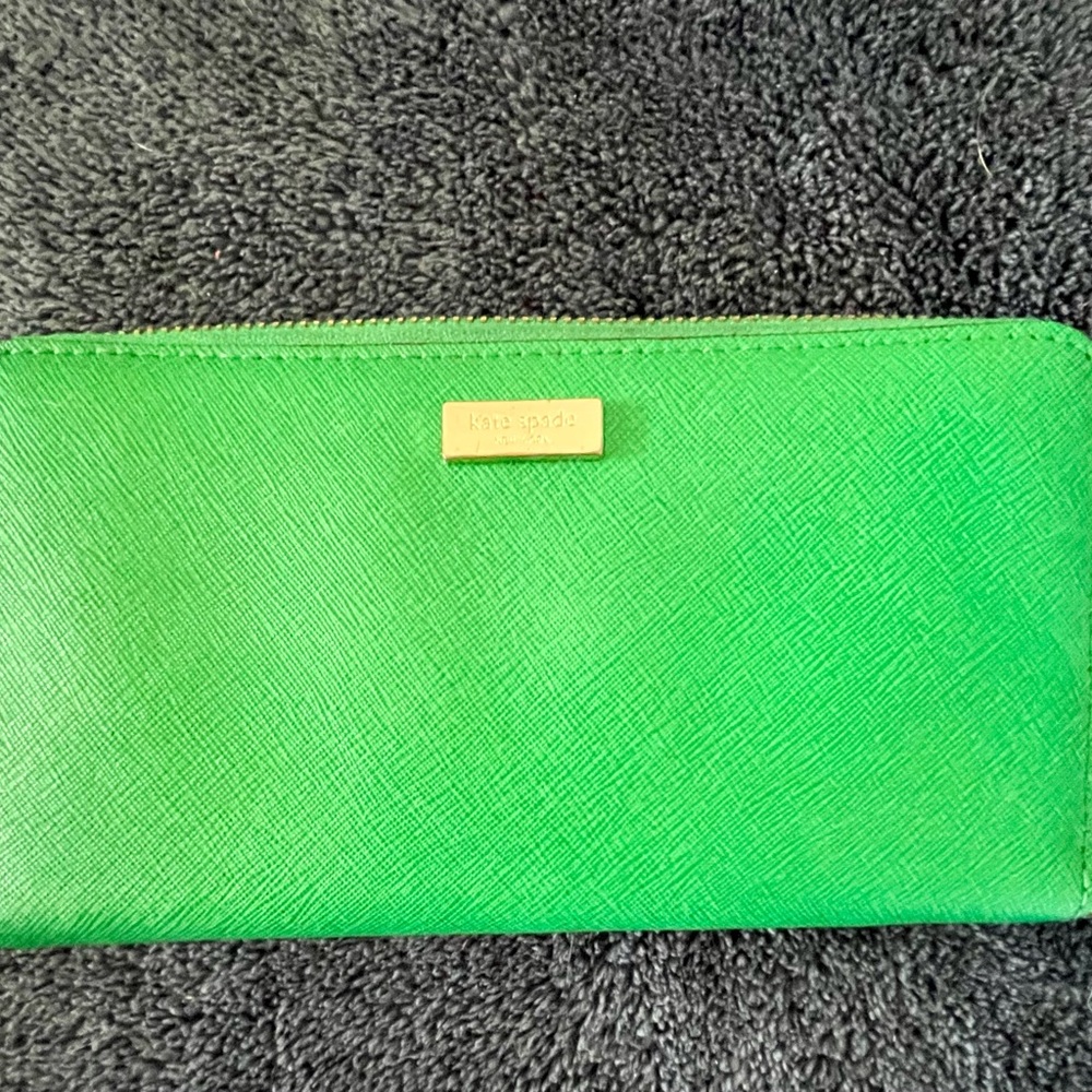 Very good condition Kate Spade emerald green wallet